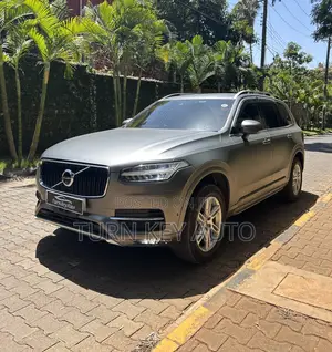 Volvo XC90 T5 Momentum AWD (2.0L 4cyl 8A) 2017 White