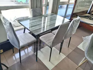 Modern Dining Table With Four Chair