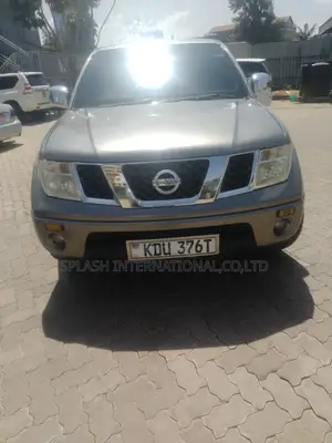 Nissan Navara 2013 Gray