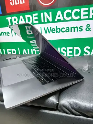 Laptop Apple MacBook 2018 32GB Intel Core i9 SSD 512GB