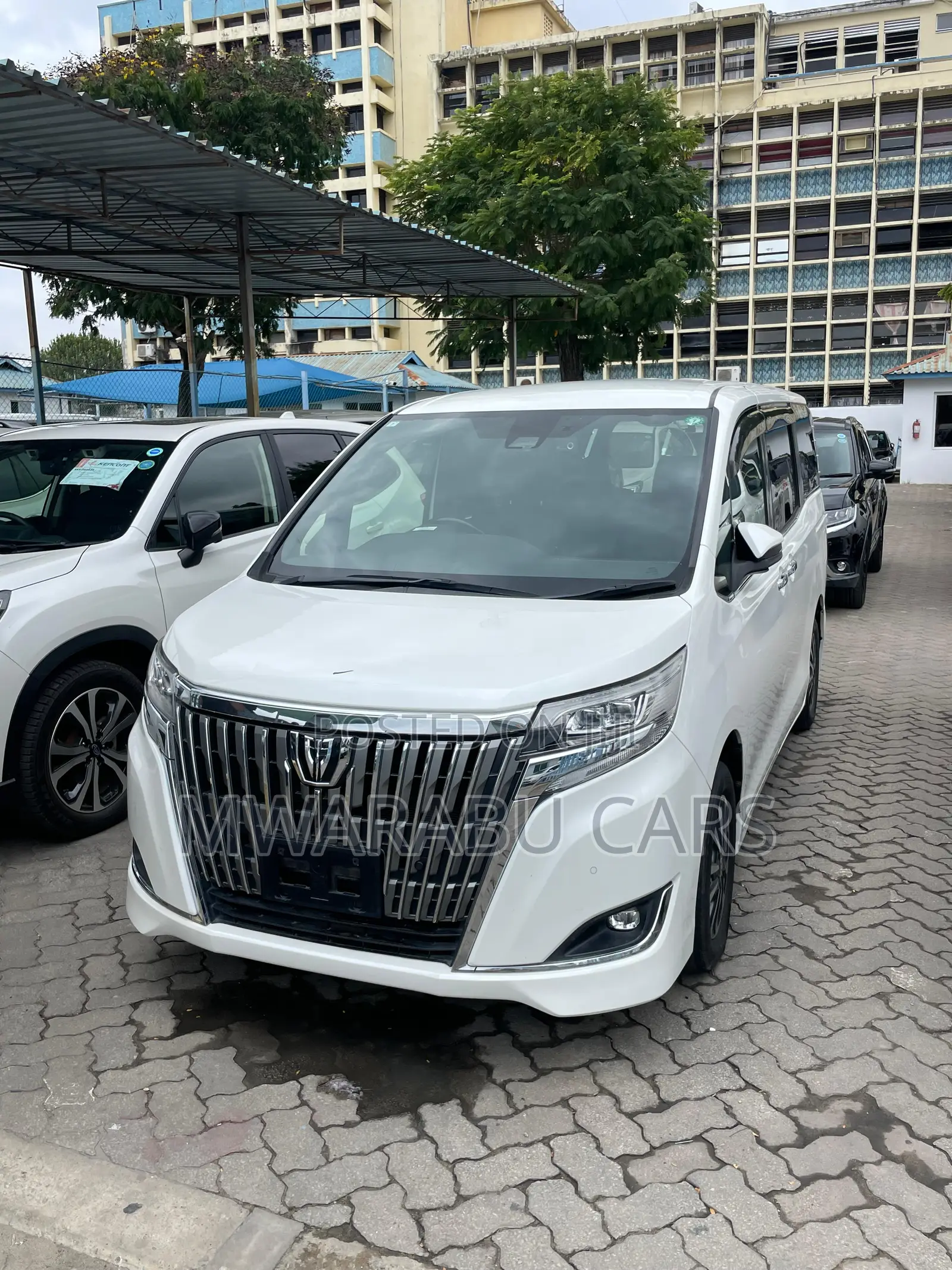 Toyota Esquire 2018 Red