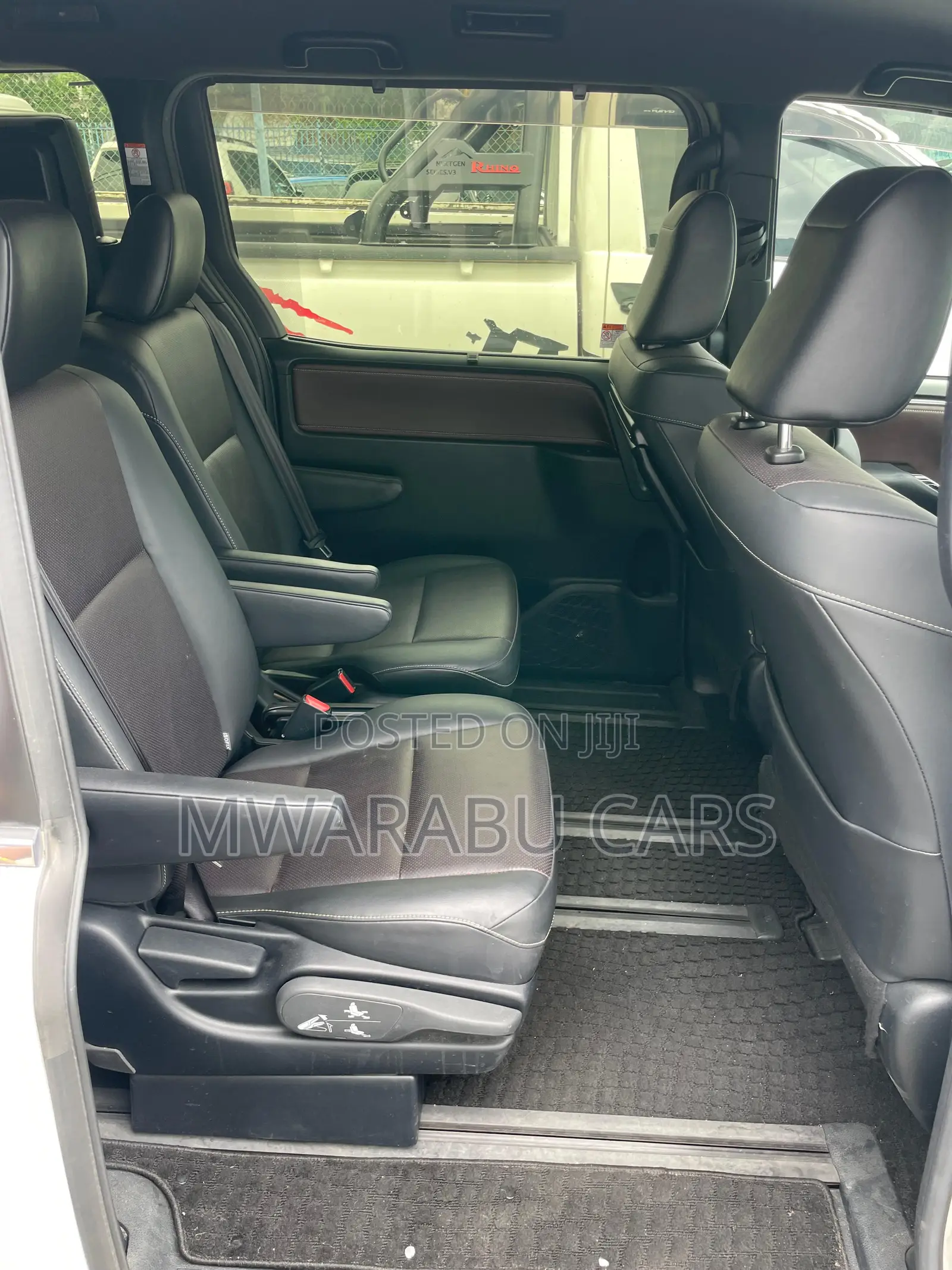 Toyota Esquire 2018 Red