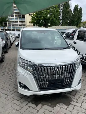 Toyota Esquire 2018 Red