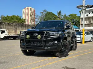 Toyota Land Cruiser 4.6 V8 ZX 2019 Black
