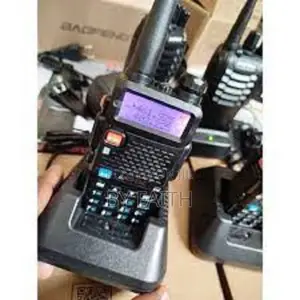 New Baofeng Uv-5r Radio With Speaker Microphone and Programming Cable