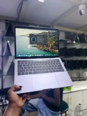Laptop Apple MacBook Pro 2019 16GB Intel Core I7 SSD 1T