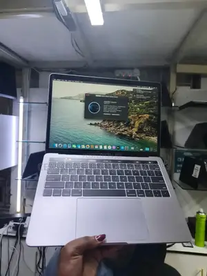 Laptop Apple MacBook Pro 2019 16GB Intel Core I7 SSD 1T