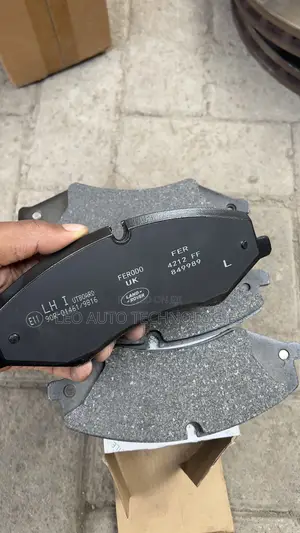 Front Brake Pads for Land Rover Discovery 4