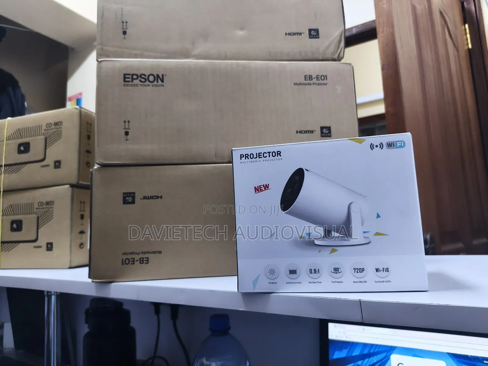 .-Epson Eb E01, Brand New