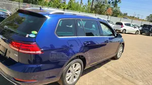 Volkswagen Golf 2018 Blue