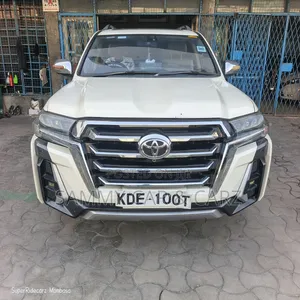 Toyota Land Cruiser 2015 White