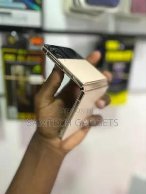 Samsung Galaxy Z Flip4 256 GB Silver