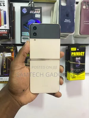 Samsung Galaxy Z Flip4 256 GB Silver