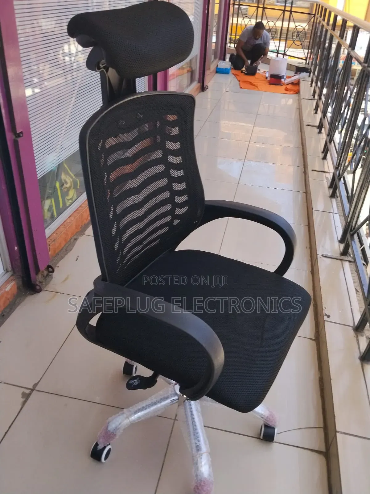 Office Chair With Headrest - Adjustable Lumbar Support