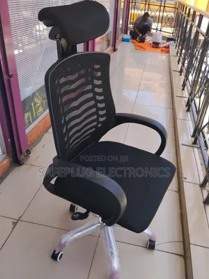 Office Chair With Headrest - Adjustable Lumbar Support