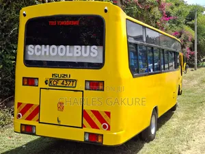 Isuzu NQR 2015 Yellow