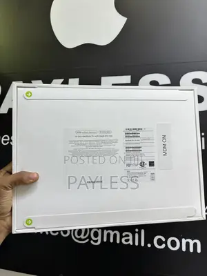 New Laptop Apple MacBook Pro 8GB Apple M3 SSD 512GB