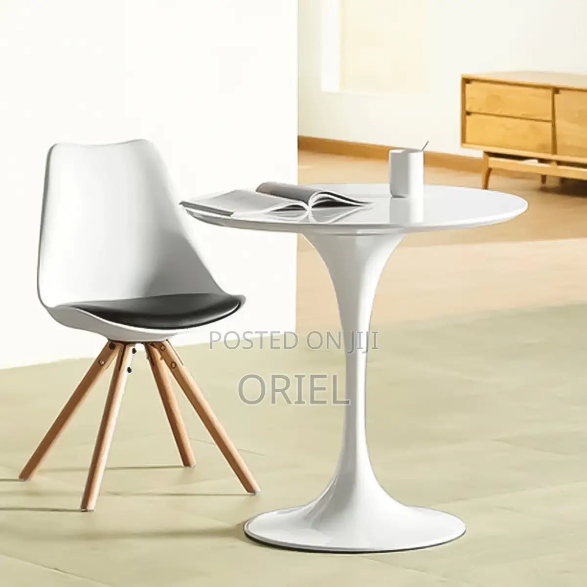 Dining Table : Modern Round Pedestal Dining Table