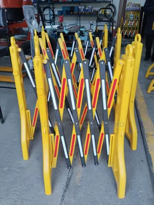 Adjustable Safety Barricade For Construction Sites