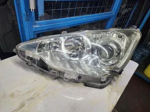 Toyota Aqua Headlights