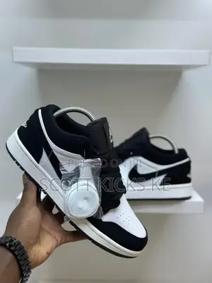 Air Jordan 1 Low Panda