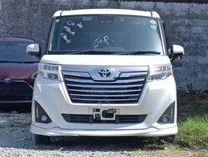Toyota Roomy 2019 White