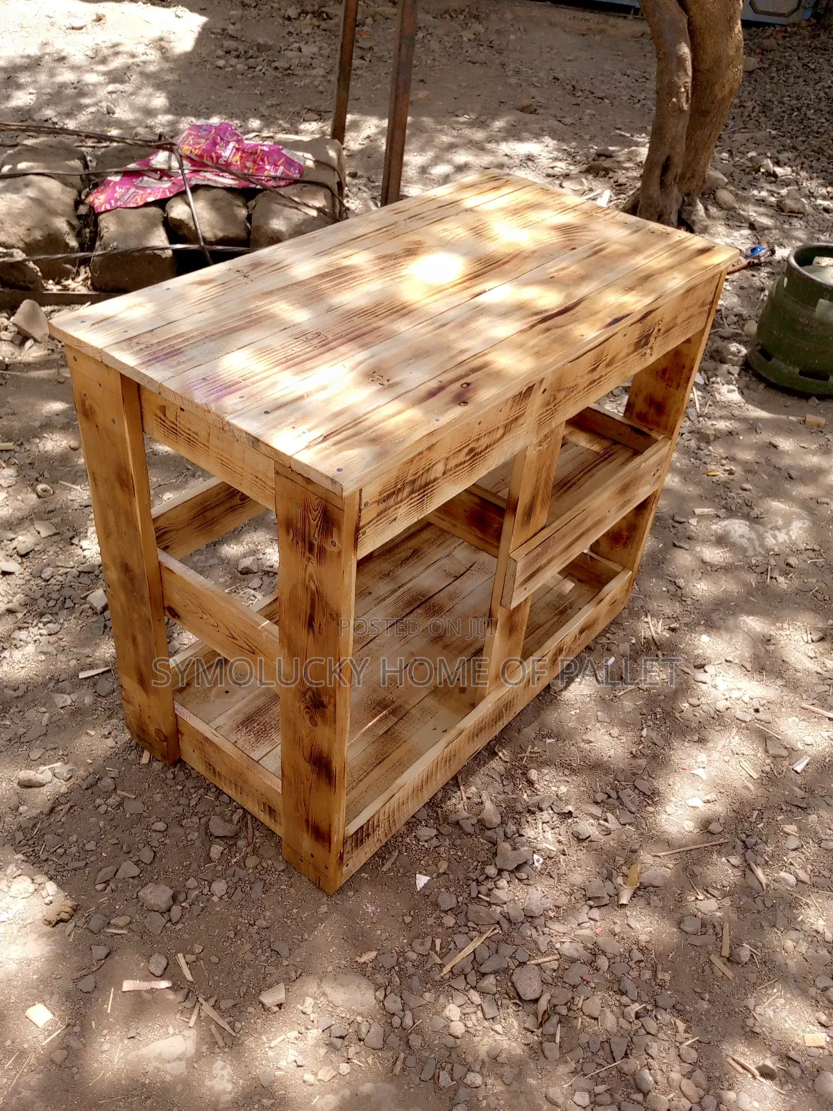 Pallet . Kitchen Table Stand