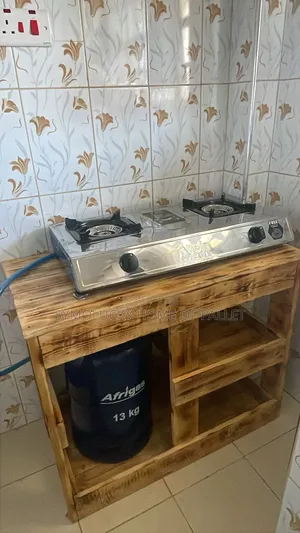 Blazed Kitchen Table . Pallet Framed