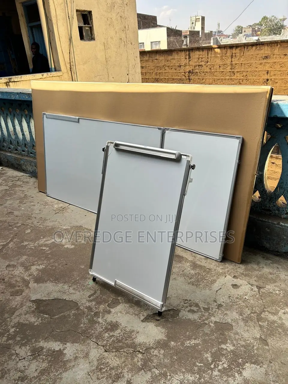 Rotatable Stand for Flipping Charts