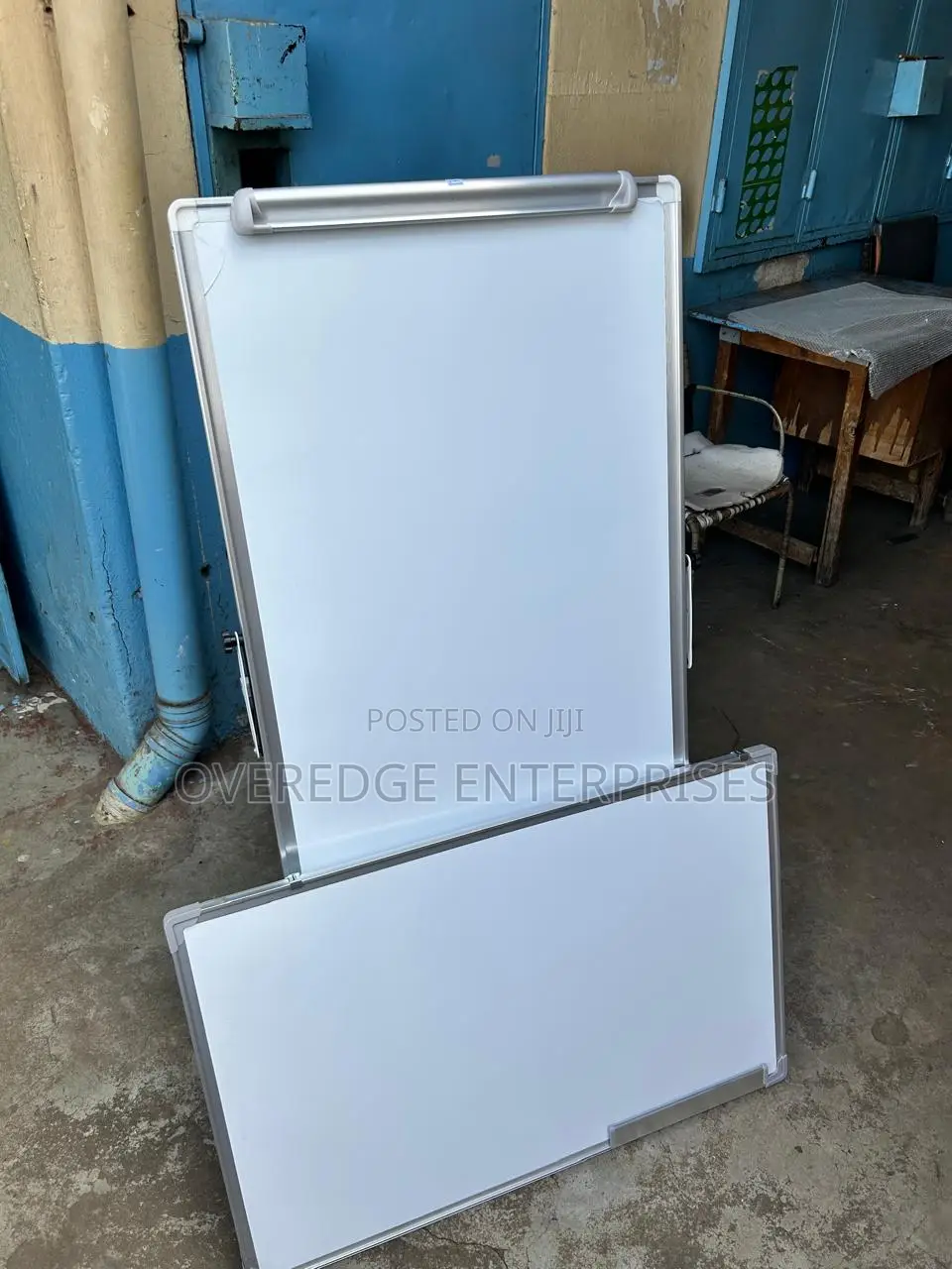 Chart Stand With Hooks
