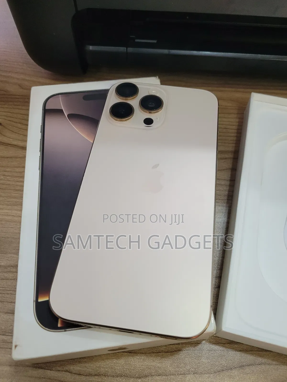 Apple iPhone 16 Pro Max 1 TB Gold