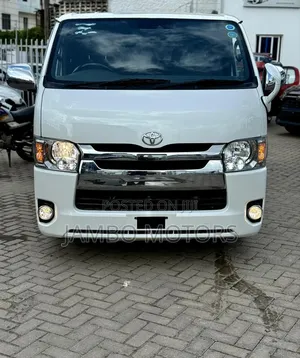 Toyota HiAce 2019 White