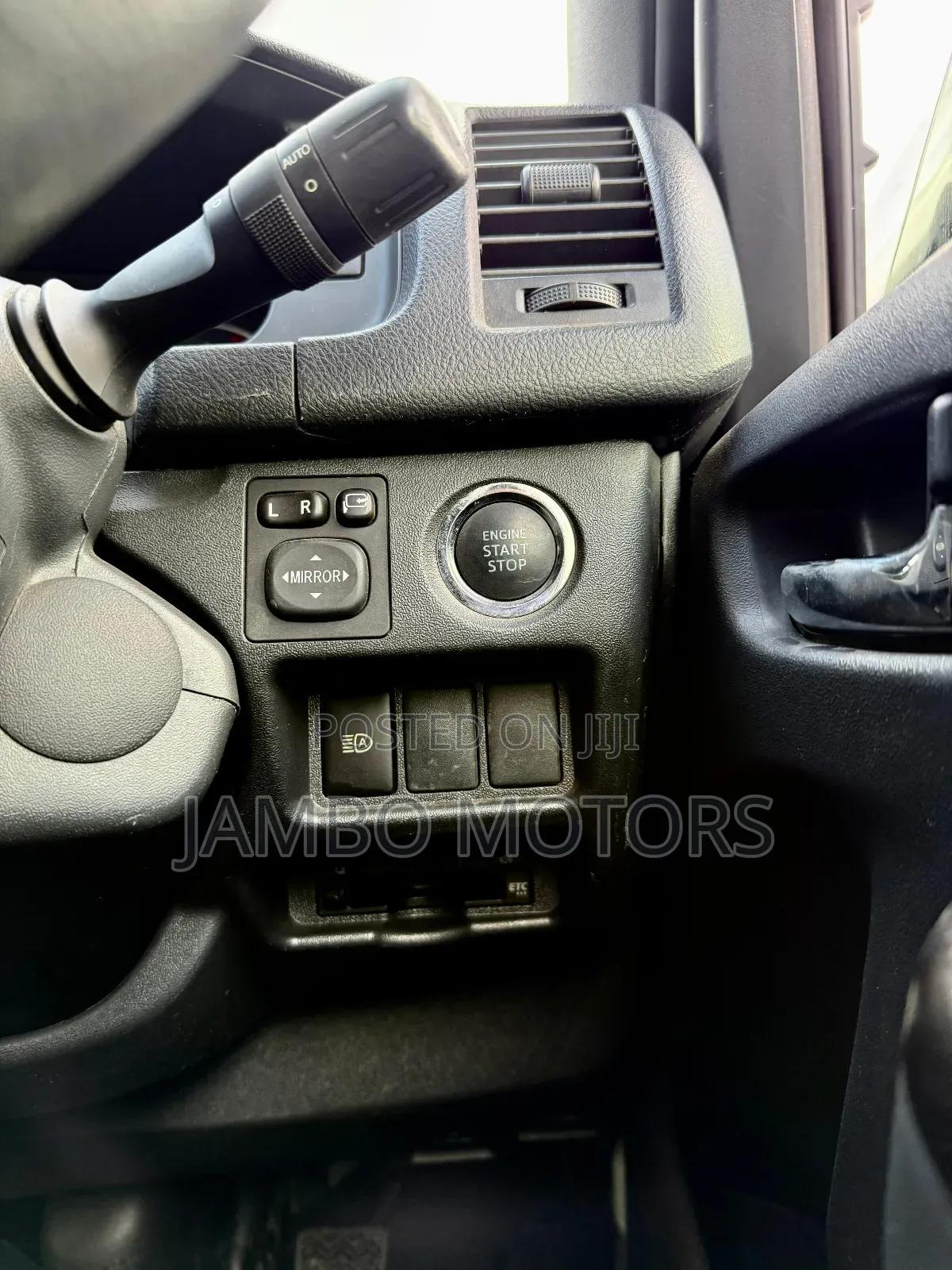 Toyota HiAce 2019 White