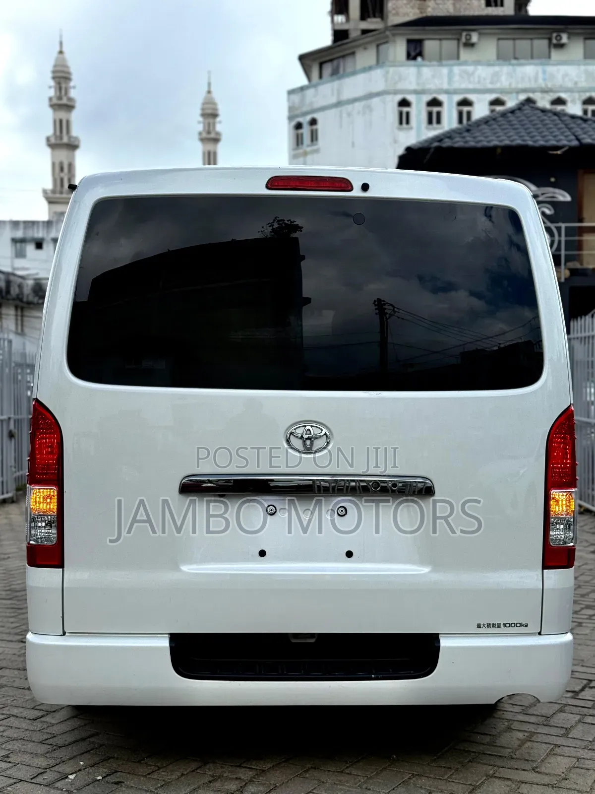 Toyota HiAce 2019 White