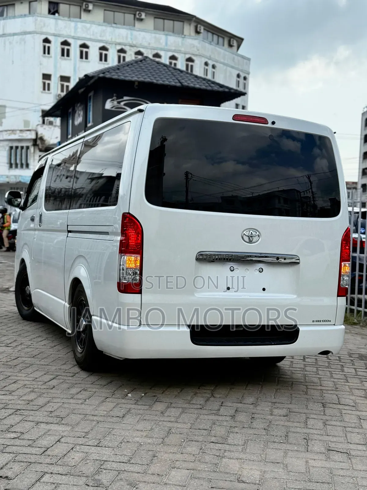 Toyota HiAce 2019 White