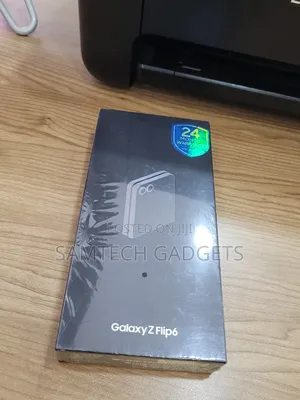 New Samsung Galaxy Z Flip6 256 GB Blue