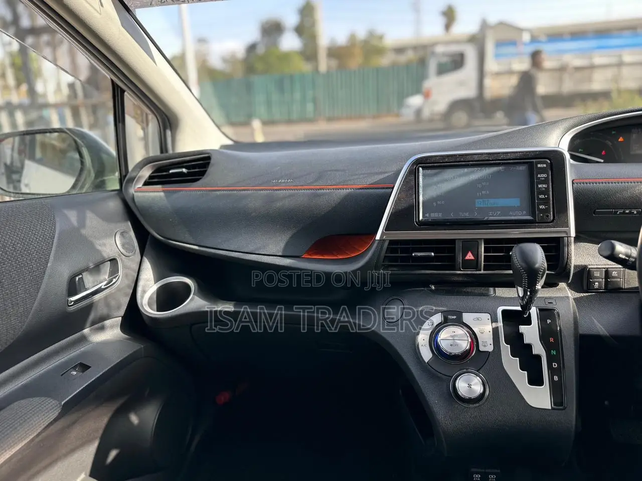 Toyota Sienta 2020 White