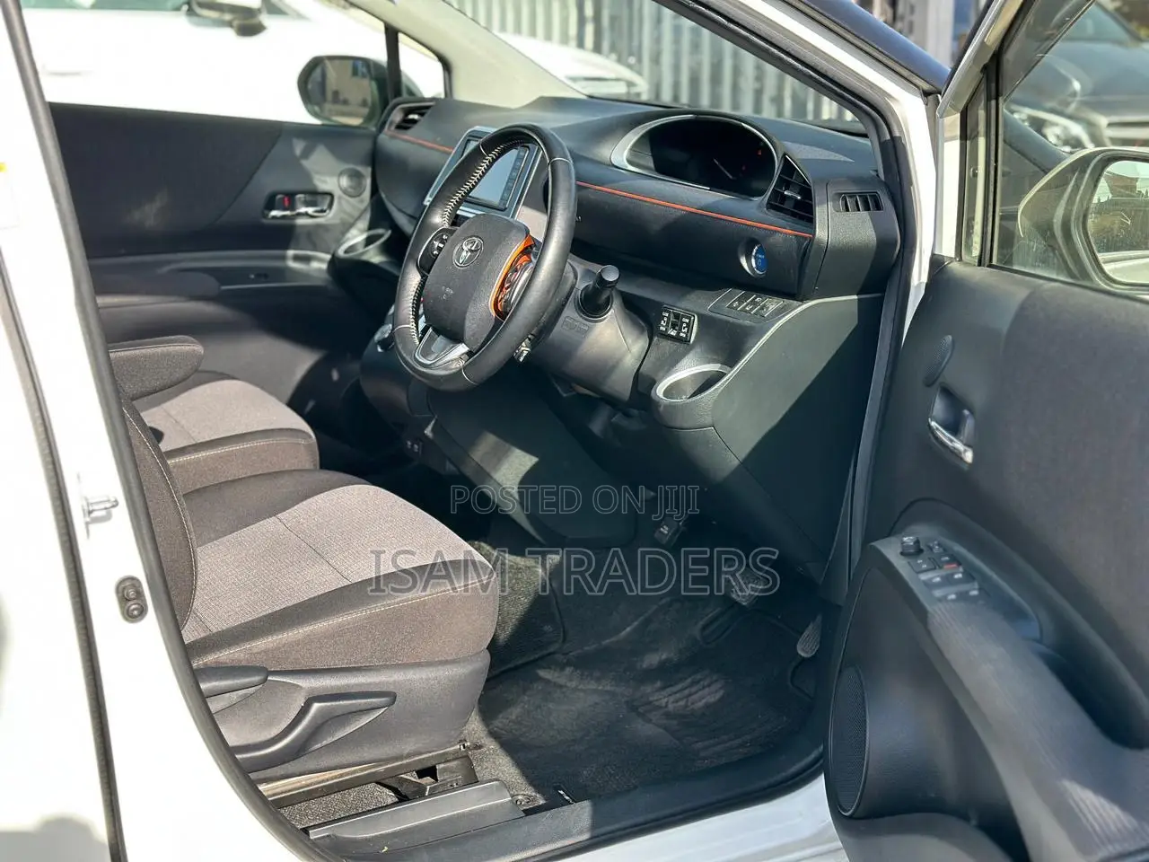 Toyota Sienta 2020 White