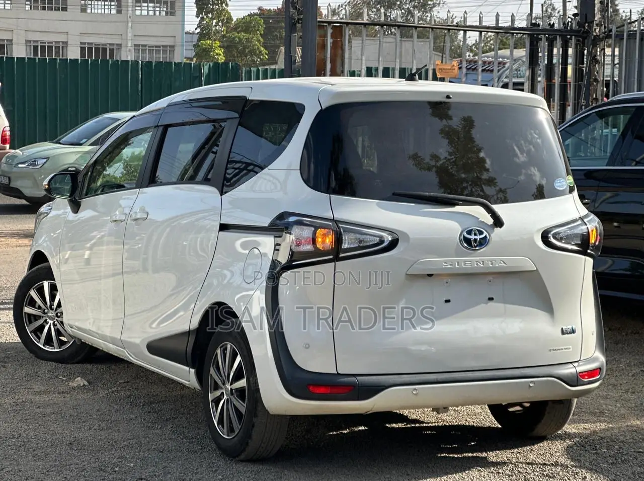 Toyota Sienta 2020 White
