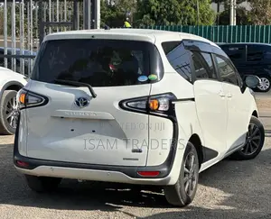 Toyota Sienta 2020 White