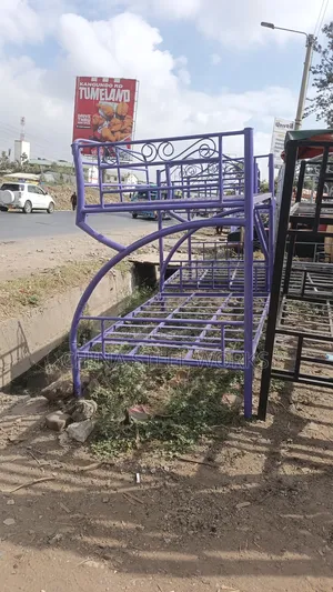 Curvey Metalic Double Decker, 4 Bottom 3.5 Top