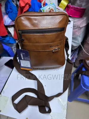 Classic Unisex Leather/Messenger/Crossbody/ Shoulder Bag /Laptop Bag