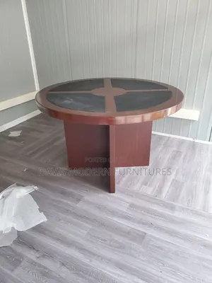 Modern Round Boardroom Meeting Table With Black Inlay Top