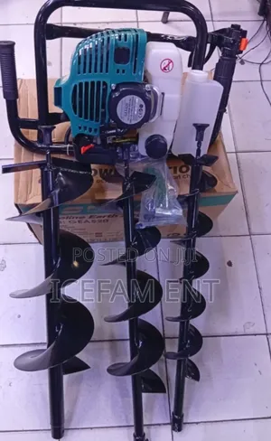 Power Action 2000w Earth Auger 2stroke,52cc Comes With 3drillbits