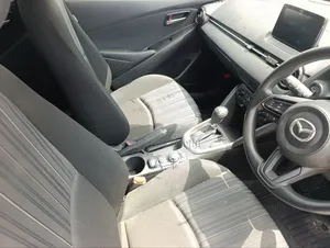 Mazda Demio 2018 Silver