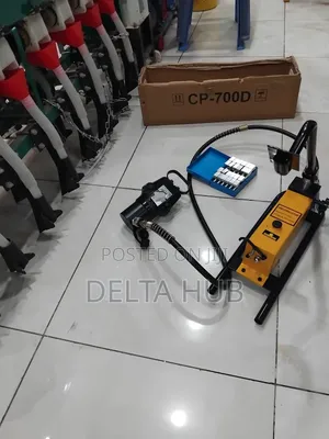 Durable Portable Hydraulic Lug Crimper for Electrical Work