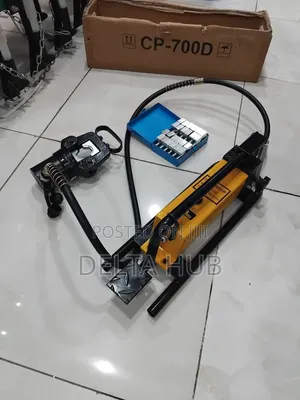 Heavy Duty Hydraulic Cable Crimping Equipment With Steel Frame Pump