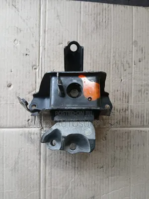Toyota Passo New Model Engine Mount.