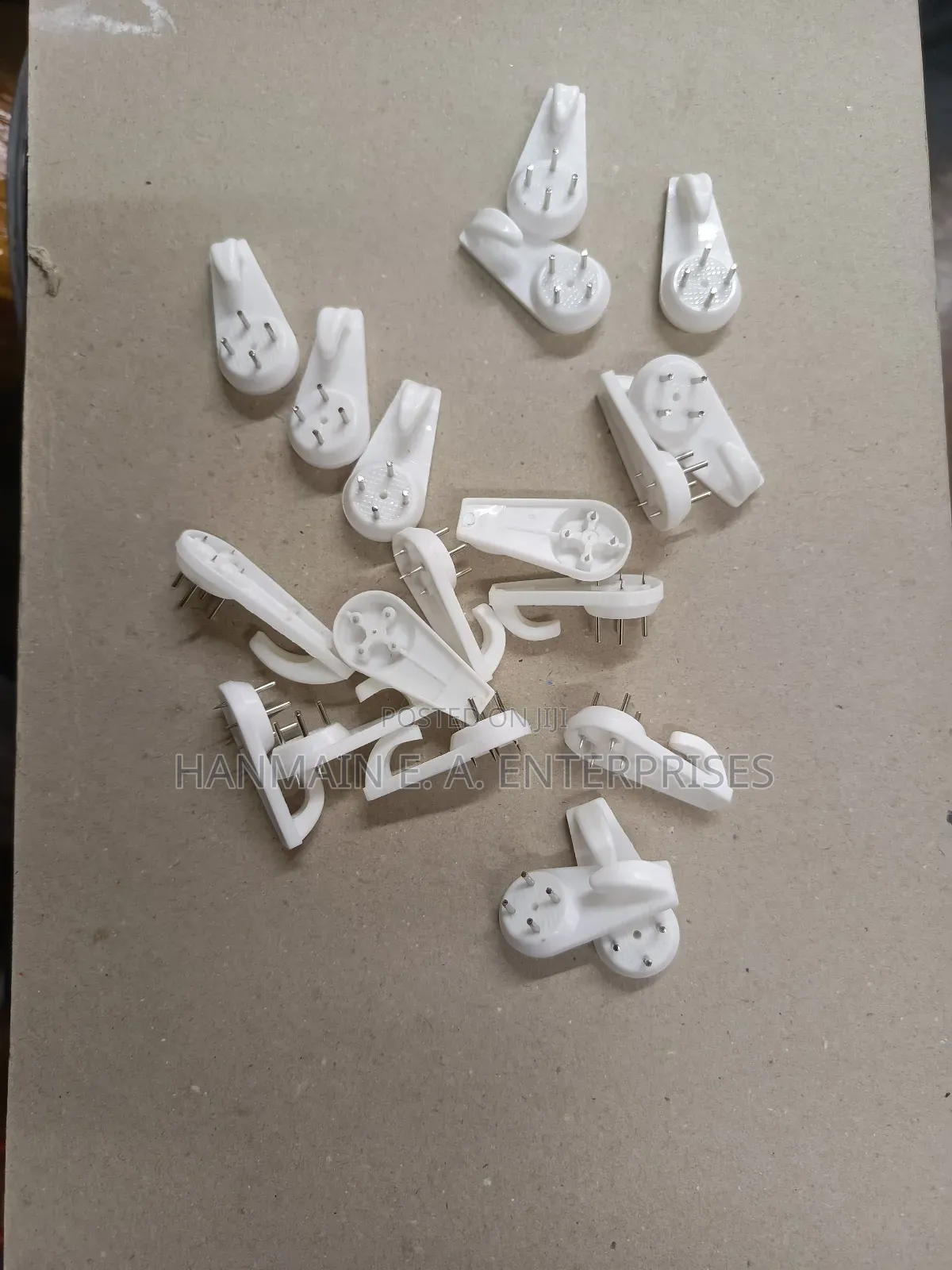 Picture Hanging Hooks Packet (250pcs)