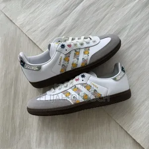 Adidas Samba Og “ Floral Cloud “

Quality Leather 

Free Bag
